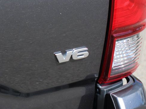 Used 2019 Toyota Tacoma TRD Sport image 43