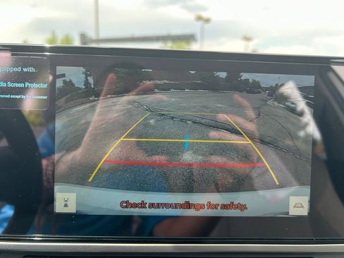 Used 2025 Toyota Camry XLE image 19