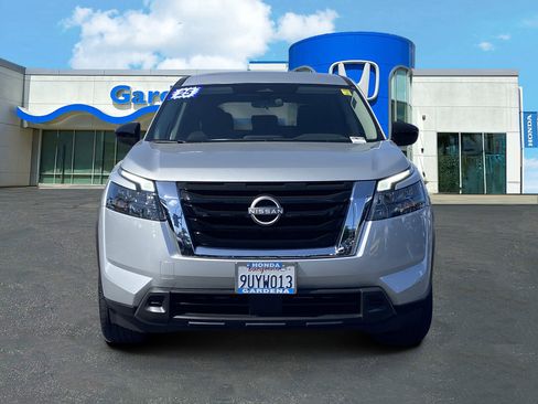 Used 2025 Nissan Pathfinder S w/ Cargo Package image 2