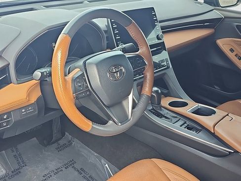 Used 2022 Toyota Avalon Limited image 15