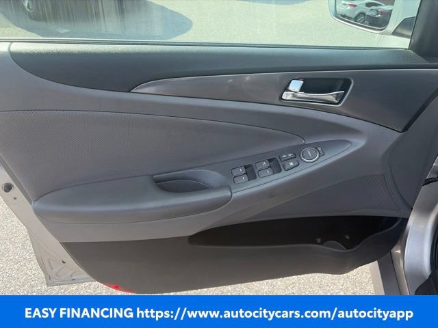 Used 2012 Hyundai Sonata Hybrid w/ Leather Pkg FWD image 5