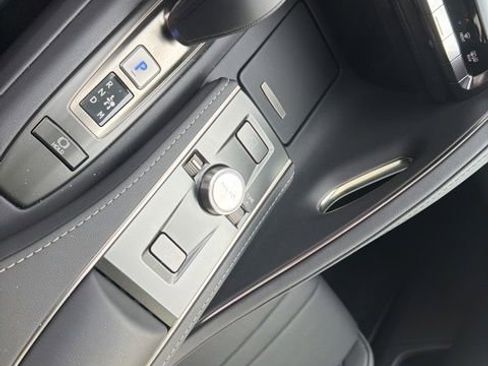 Used 2025 Lexus LC 500 Convertible RWD image 12