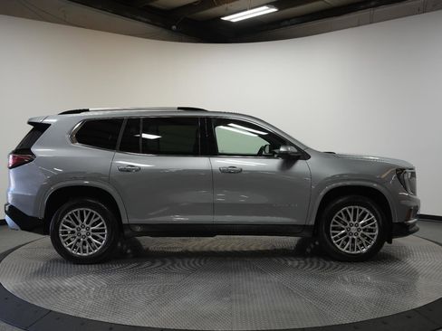 Used 2025 GMC Acadia Denali w/ LPO, Floor Liner Package AWD/4WD image 9