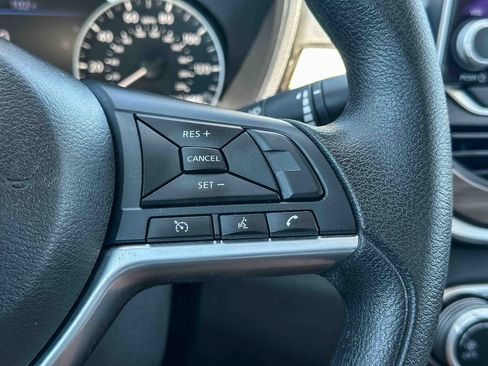 Used 2025 Nissan Altima 2.5 SV FWD image 27