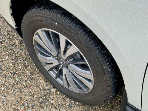 Used 2020 Nissan Pathfinder SL AWD/4WD image 16