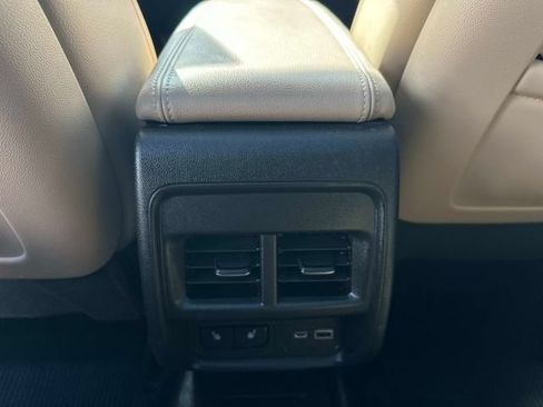 Used 2024 Cadillac XT4 Luxury w/ Cold Weather Package AWD/4WD image 14