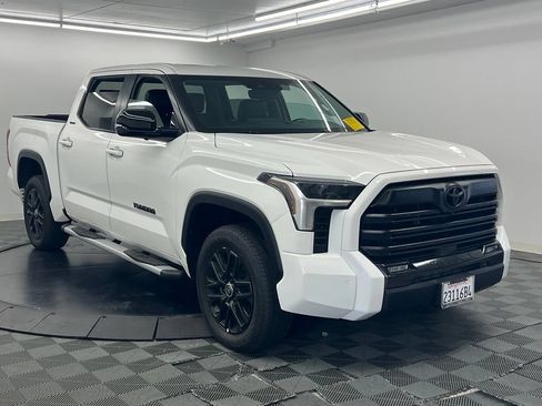Used 2024 Toyota Tundra Limited AWD/4WD image 3