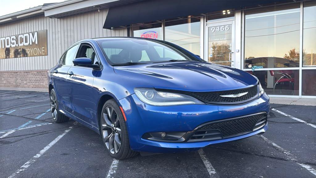 Used 2016 Chrysler 200 S w/ Comfort Group AWD/4WD image 4