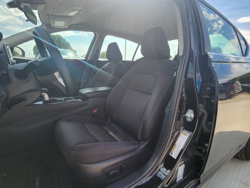 Used 2024 Nissan Altima 2.5 SV FWD image 7