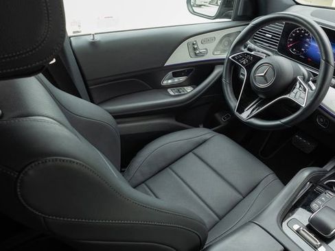Certified 2025 Mercedes-Benz GLS 450 4MATIC image 24