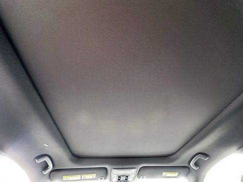 Used 2025 Honda Pilot TrailSport image 21