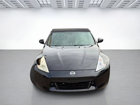 Used 2011 Nissan 370Z Touring RWD image 5