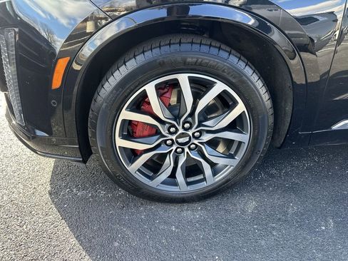 Used 2023 Cadillac XT6 Sport w/ Technology Package image 10