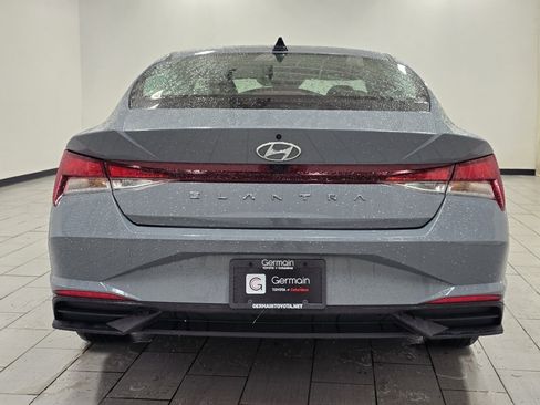 Used 2022 Hyundai Elantra SEL w/ Cargo Package image 13
