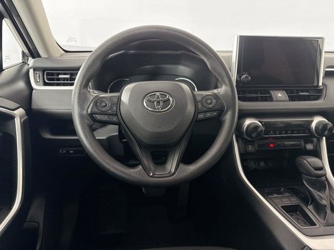 Used 2025 Toyota RAV4 LE FWD image 28