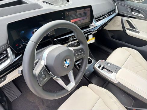 Used 2026 BMW X1 xDrive28i w/ Technology Package AWD/4WD image 4