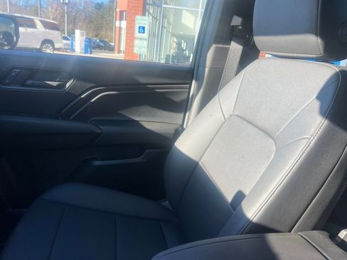 Used 2025 Chevrolet Colorado Trail Boss image 14