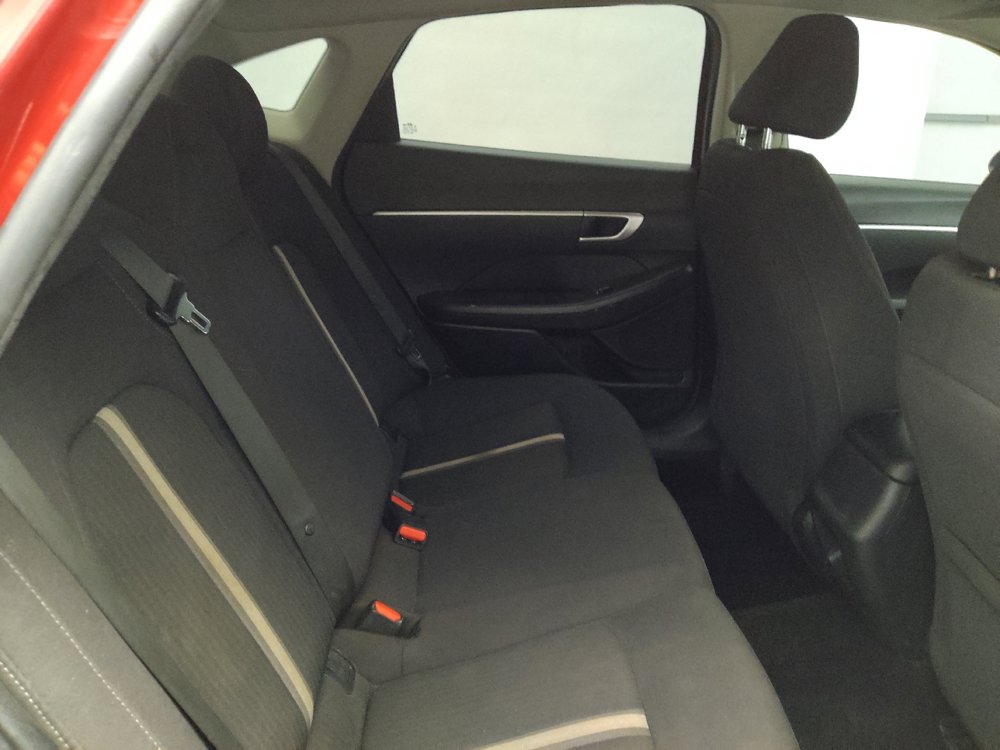 Used 2023 Hyundai Sonata SE w/ Preferred Accessory Package FWD image 19