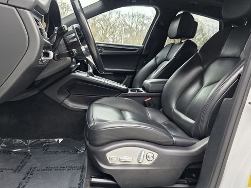 Used 2018 Porsche Macan image 22