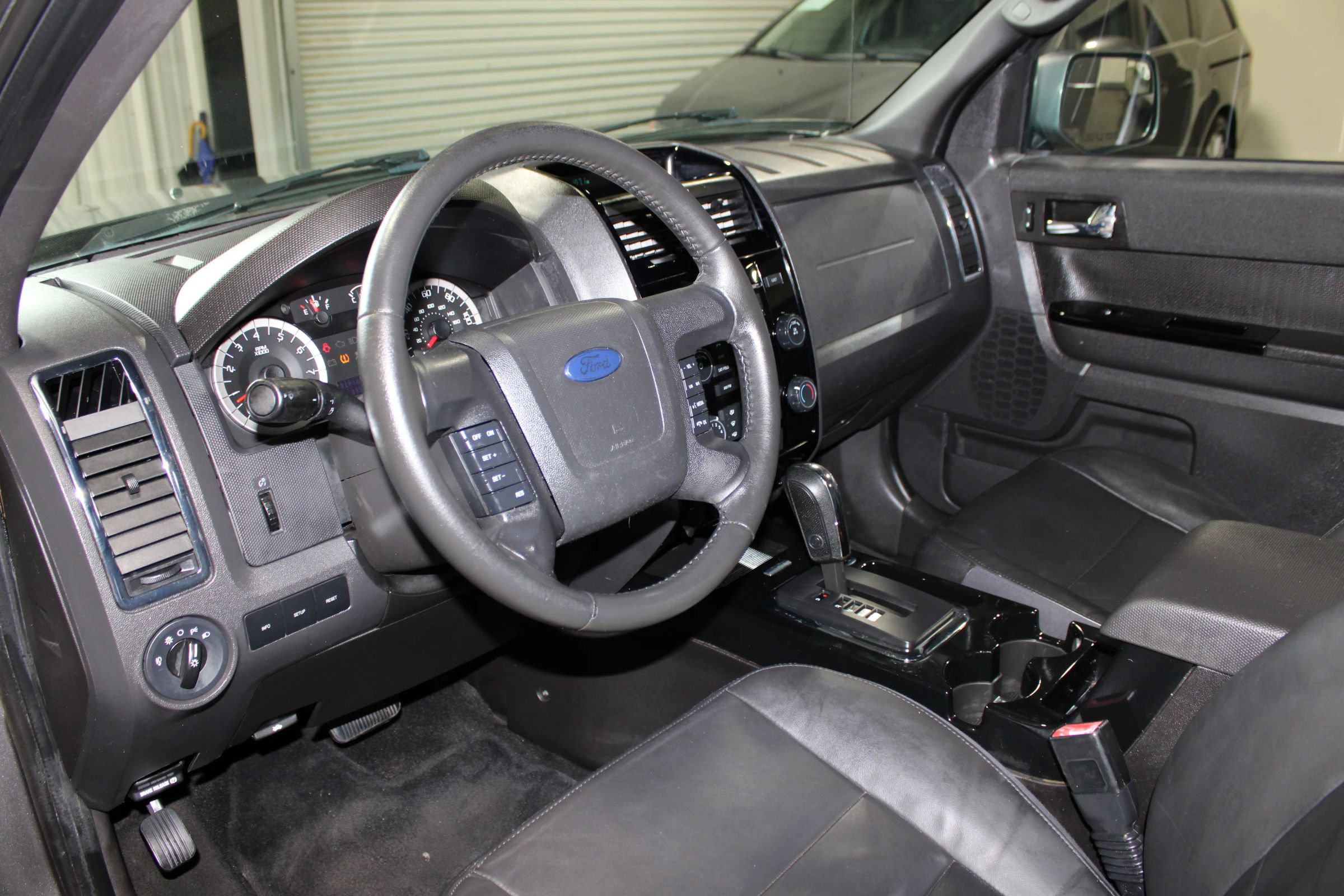 Used 2011 Ford Escape Limited FWD image 22