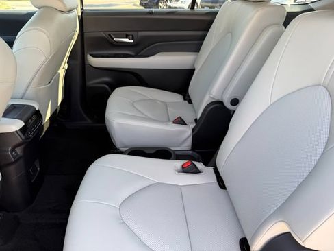 Used 2024 Toyota Grand Highlander FWD image 29