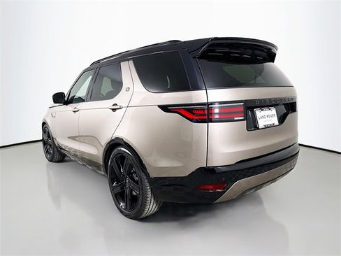 New 2026 Land Rover Discovery Dynamic SE image 7