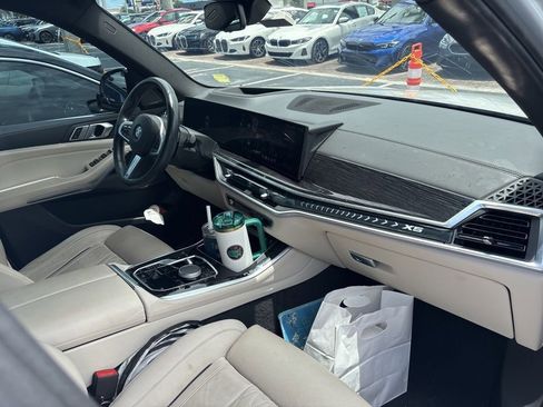 Used 2024 BMW X5 sDrive40i w/ M Sport Package RWD image 6