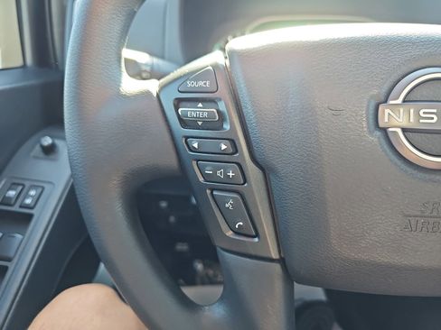 Used 2024 Nissan Frontier SV RWD image 18