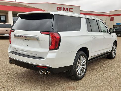Used 2022 GMC Yukon XL Denali image 4
