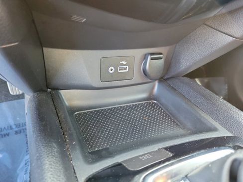 Used 2022 Nissan Rogue Sport S image 27