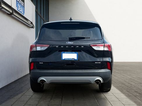 Certified 2022 Ford Escape SE w/ Cold Weather Package image 4