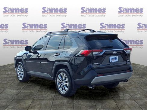 Used 2025 Toyota RAV4 Limited FWD image 5