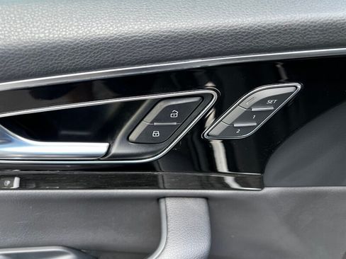 Used 2019 Audi Q7 3.0T Premium Plus w/ Premium Plus Package AWD/4WD image 30