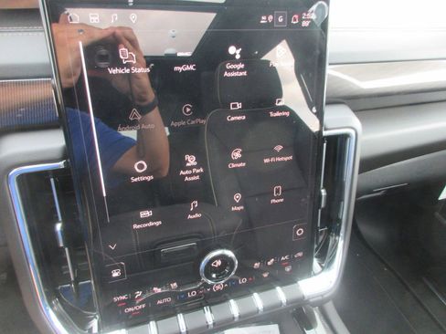 New 2026 GMC Yukon Elevation w/ Elevation Premium Package AWD/4WD image 19