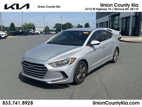 Used 2017 Hyundai Elantra SE FWD image 1