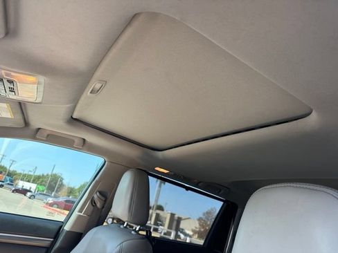 Used 2018 Toyota Highlander Limited FWD image 12