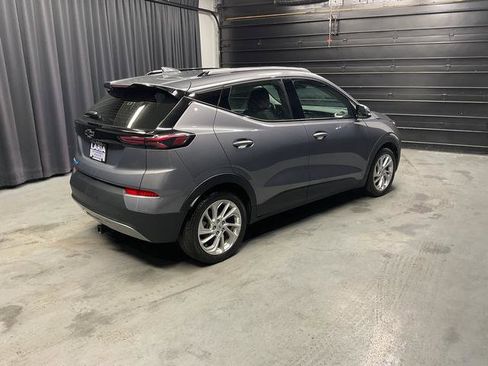 Used 2023 Chevrolet Bolt EUV LT w/ Comfort Package image 5