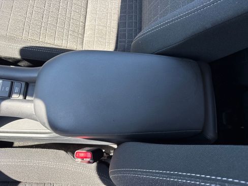 Used 2025 Honda HR-V LX image 26