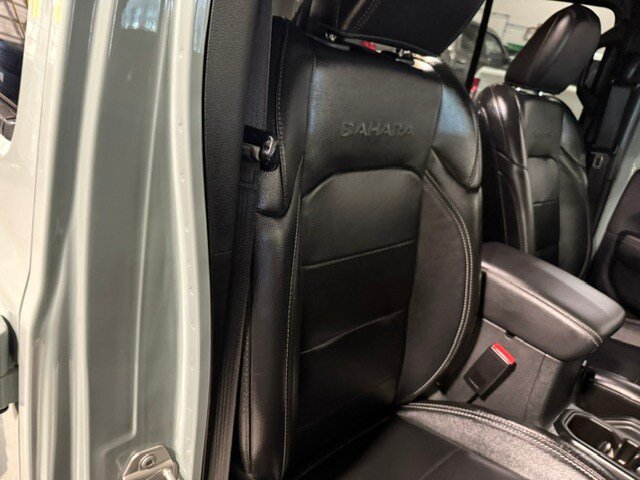 Used 2023 Jeep Wrangler Unlimited Sahara w/ Dual Top Group AWD/4WD image 12