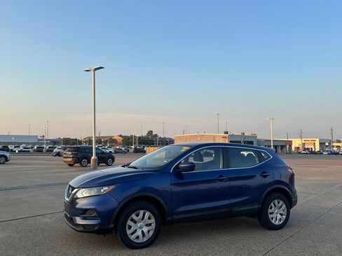 Used 2020 Nissan Rogue Sport S FWD image 11
