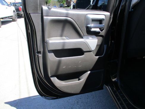 Used 2018 Chevrolet Silverado 1500 LT w/ Midnight Edition AWD/4WD image 36