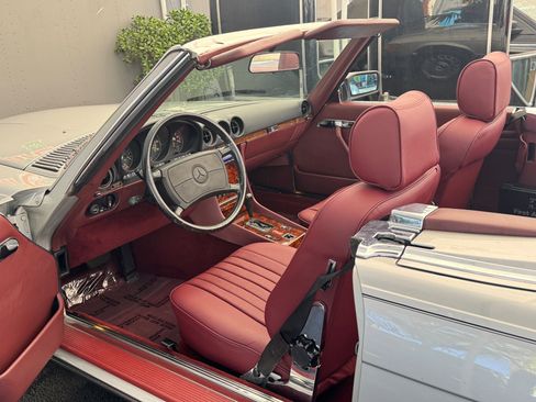 Used 1987 Mercedes-Benz 560 SL image 14