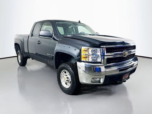 Used 2007 Chevrolet Silverado 2500 LT w/ 1LT Convenience Package image 2
