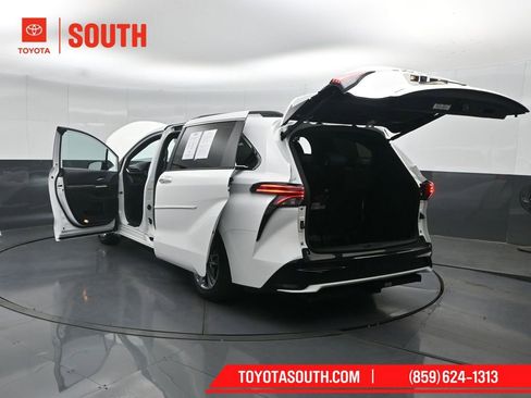 Used 2023 Toyota Sienna XSE w/ XSE Plus Package AWD/4WD image 60