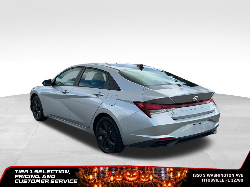 Used 2021 Hyundai Elantra SEL w/ Convenience Package FWD image 3