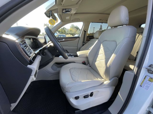 Certified 2026 Volkswagen Atlas SE FWD image 19
