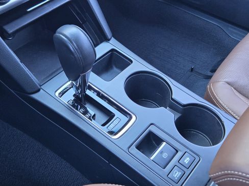 Used 2018 Subaru Outback 3.6R Touring image 28