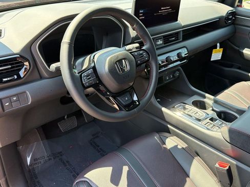 New 2026 Honda Pilot Black Edition image 4