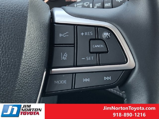 Used 2026 Toyota Highlander XLE AWD/4WD image 29