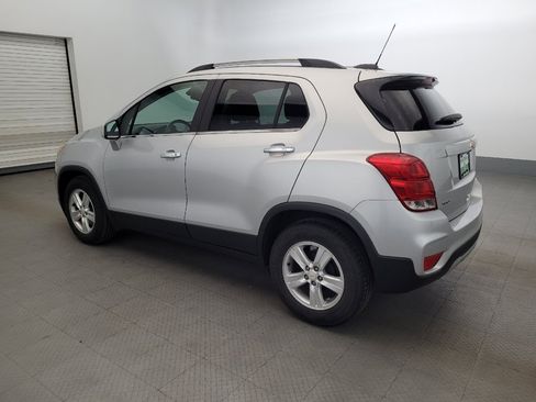 Used 2017 Chevrolet Trax LT w/ LT Convenience Package FWD image 3